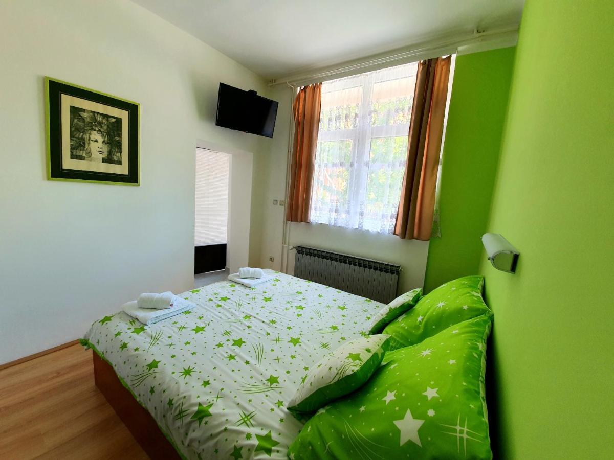 Nilena Apartmani 斯梅代雷沃 外观 照片