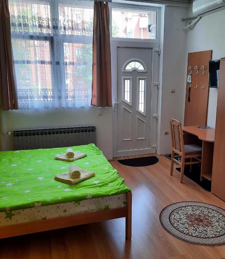 Nilena Apartmani 斯梅代雷沃 外观 照片