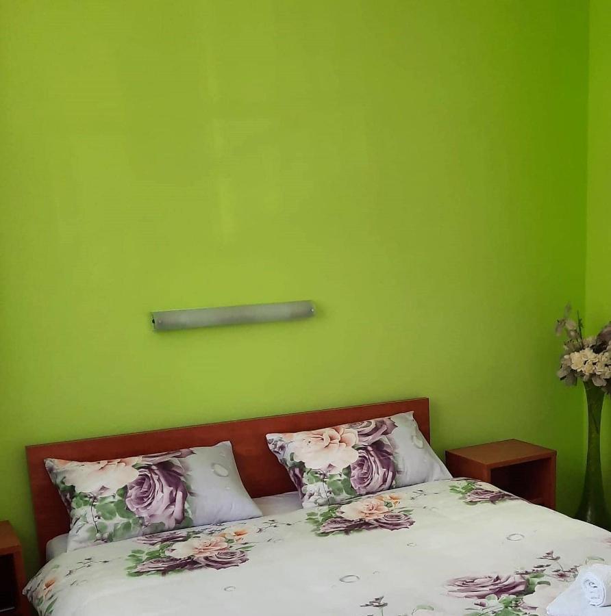 Nilena Apartmani 斯梅代雷沃 外观 照片